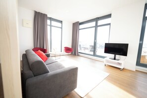 Panoramic Apartment | Iron/ironing board, free WiFi, bed sheets - Das Loft Apartments (Aachen)