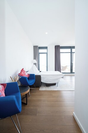 Panoramic Apartment | Iron/ironing board, free WiFi, bed sheets - Das Loft Apartments (Aachen)