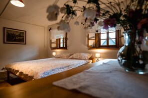 6 bedrooms, free WiFi, bed sheets