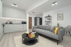 Apartment, 1 Bedroom, Balcony | Living room