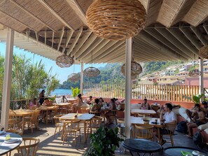 Outdoor dining - Glyfada Beach Escape, one of the closest to the beach & High Speed Internet (Corfu)