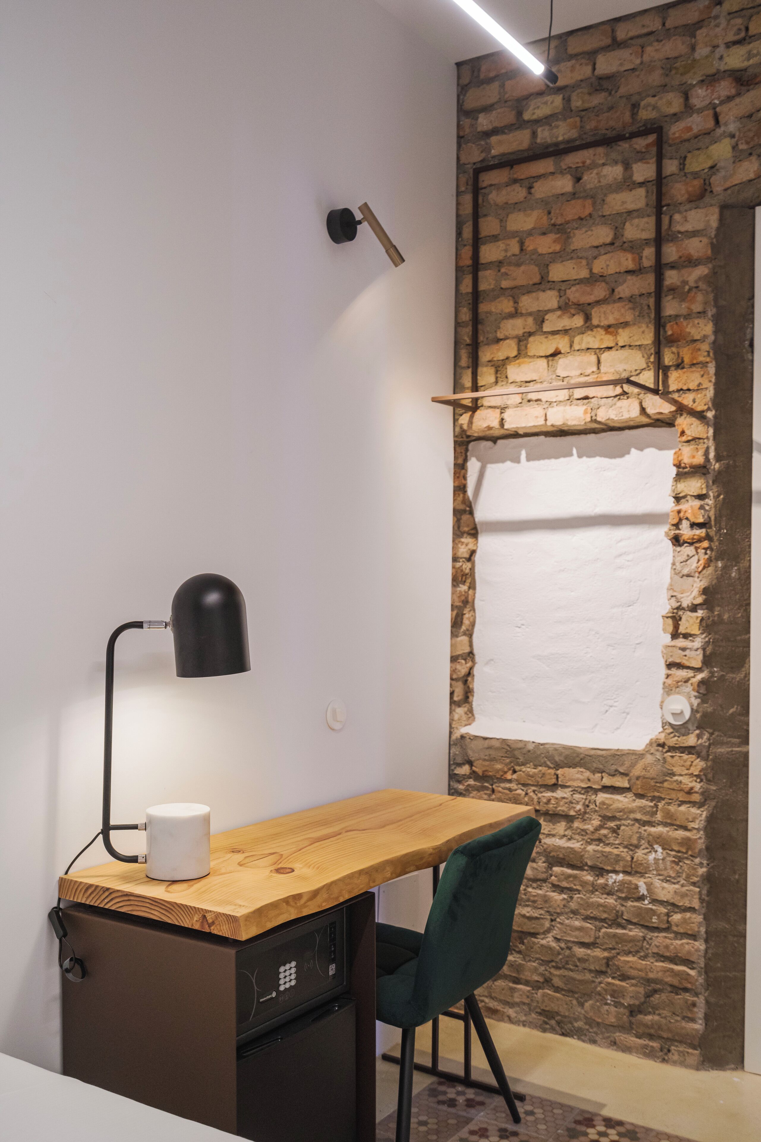 Photo - La Moderna Suites