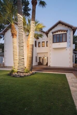 Lakens van Egyptisch katoen, luxe beddengoed, een minibar