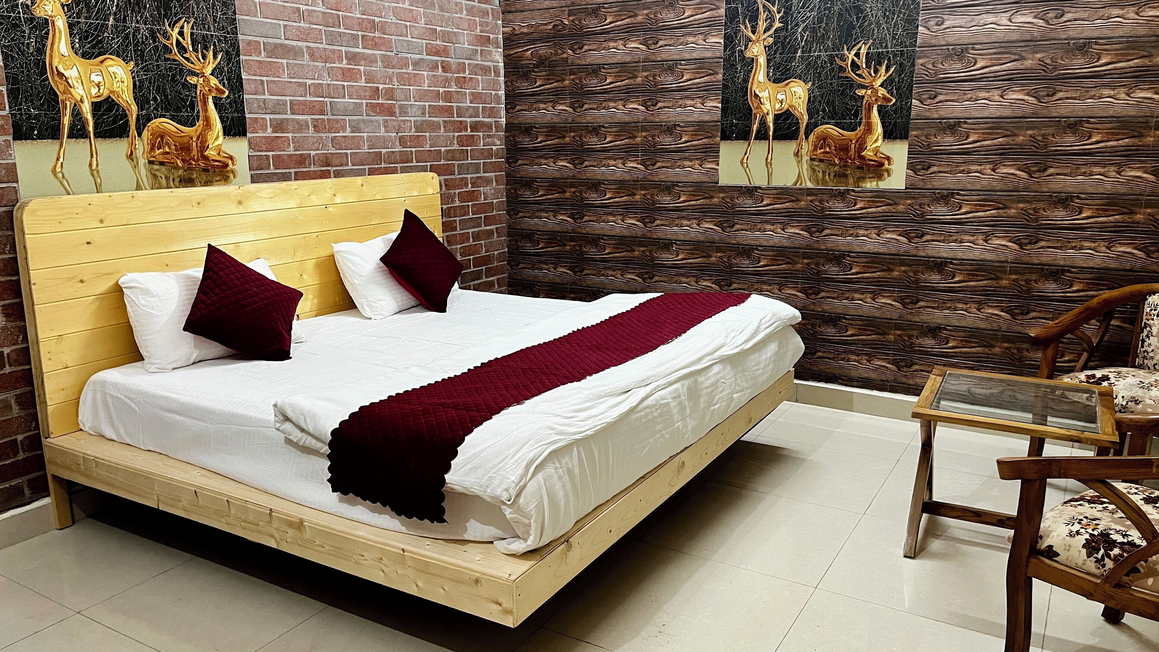 Phòng Premium, 1 giường cỡ queen, được phép mang theo vật nuôi | Bộ trải giường bằng vải cotton Ai Cập, bộ đồ giường cao cấp 