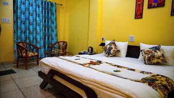 Luxury Room, 1 Katil Kelamin (Double), Terrace, River View | Cadar kapas Mesir, peralatan tempat tidur premium, busa memori