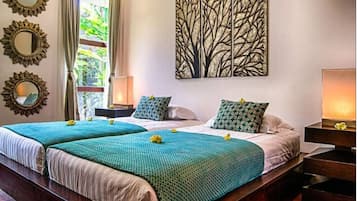 5 kamar tidur, brankas, setrika/meja setrika, dan Wi-Fi gratis