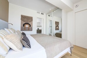 2 bedrooms, down duvets, individually decorated, individually furnished - Solaga - Mercedes (Málaga)
