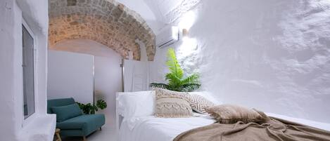 1 habitación, wifi y ropa de cama