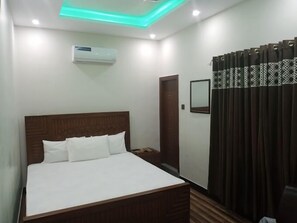 Kamar Double Deluks | Setrika/meja setrika dan Wi-Fi gratis