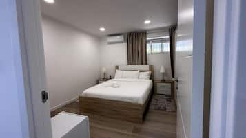 9 habitaciones, caja de seguridad en la habitación y muebles diferentes