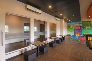 Game room - Sinclairs Burdwan (Burdwan)