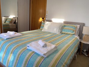 4 bedrooms, iron/ironing board, travel cot, free WiFi