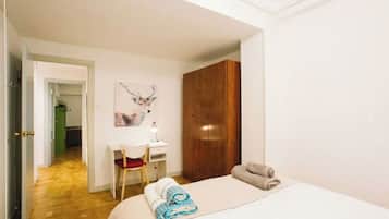 3 chambres, fer et planche à repasser, Wi-Fi gratuit, draps fournis