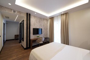 Junior Suite, Balcony | In-room safe, desk, soundproofing, free WiFi - Re Di Cuori Hotel (Caianello)