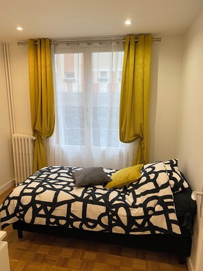 4 slaapkamers, een strijkplank/strijkijzer, wifi, beddengoed