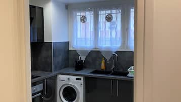 Micro-ondes, four, plaque de cuisson