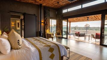 Classic Double Room, Park View | In-room safe, desk, laptop workspace, blackout drapes