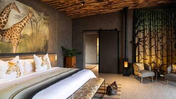 Classic Double Room, Park View | In-room safe, desk, laptop workspace, blackout drapes