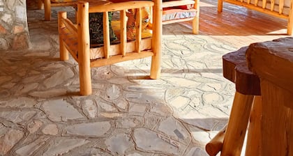 Bwindi Neckview Lodge