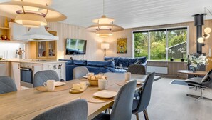Dining - "Dali" - 200m from the sea by Interhome (Væggerløse)