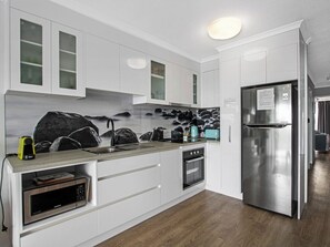 Private kitchen - Riviera Resort Hervey Bay  (Torquay)