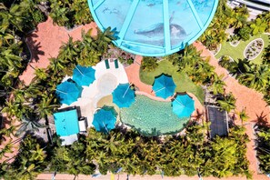 Outdoor pool, a heated pool - Riviera Resort Hervey Bay (Torquay)