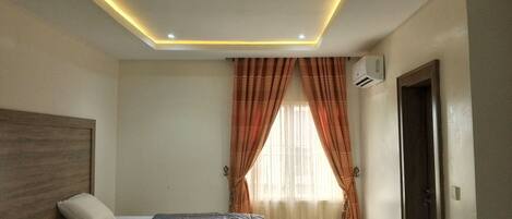 Ferienhaus, HĂŒgelblick | 3 Schlafzimmer, Schreibtisch, laptopgeeigneter Arbeitsplatz