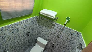 Asciugamani, sapone, carta igienica