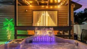 Bồn tắm spa ngoài trời