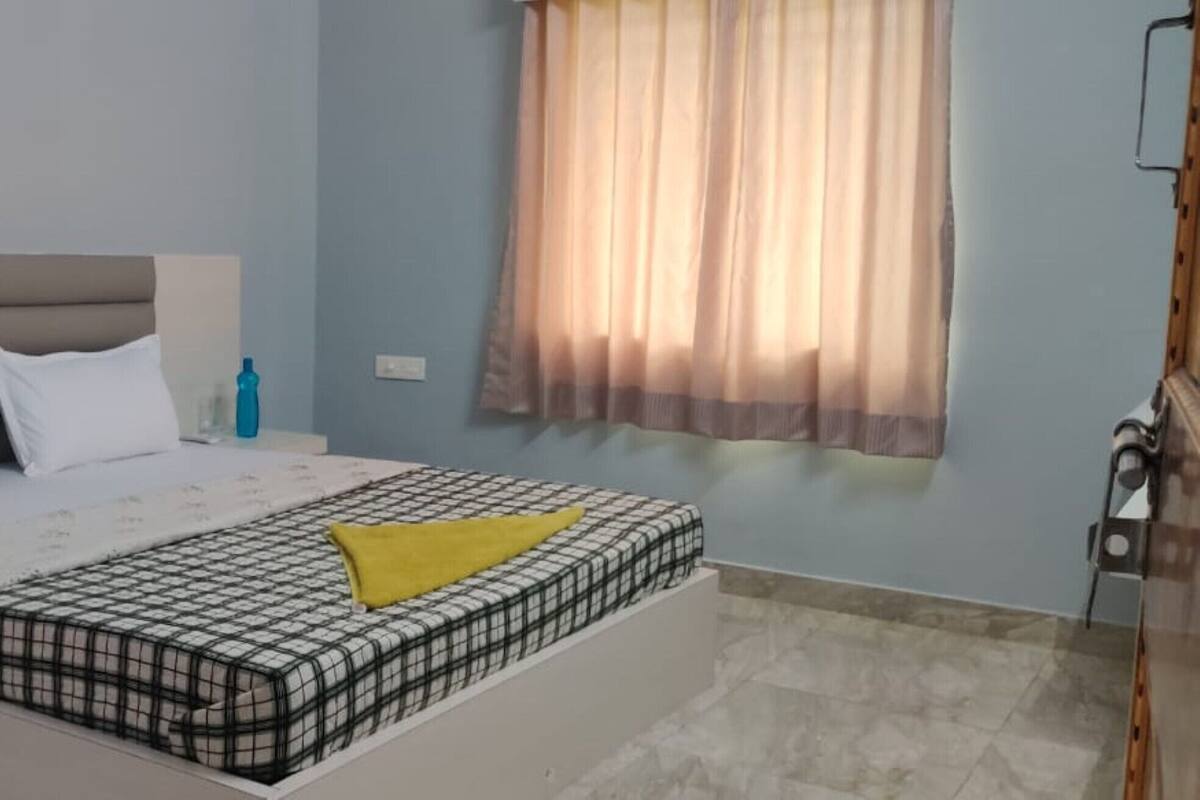Deluxe Double Room, Multiple Bedrooms, City View | Soundproofing, free WiFi, bed sheets