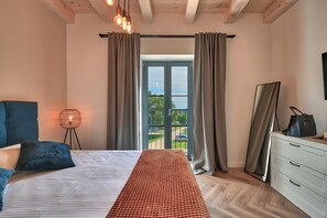 4 bedrooms, iron/ironing board, free WiFi, bed sheets - Villa Vitassi
Charming 4-bedroom villa with a private pool located in Pula. (Pula)