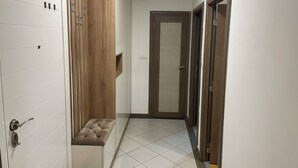 تناول الطعام داخل الغرفة