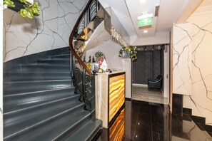 Reception - The Now Hotel (Istanbul)