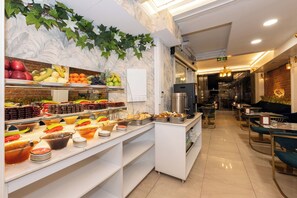 Free daily buffet breakfast - The Now Hotel (Istanbul)