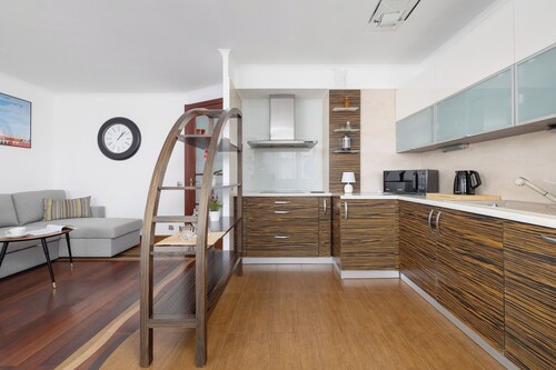 Kraków Apartment With Parking by Renters