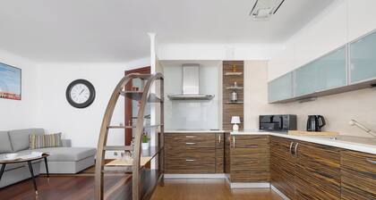 Kraków Apartment With Parking by Renters