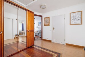 Living room - Kraków Apartment With Parking by Renters (Kraków)