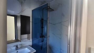 Single Room, Beach View | Bathroom | Combined shower/tub, hair dryer, towels, soap