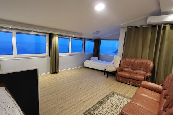 Comfort Suite, Balcony, Beach View