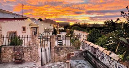 6 Bed House Sleeps 12 - Pool, Hot Tub, Fireplace