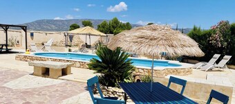 Pinoso/ubeda House With 6 Bedrooms