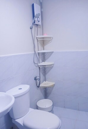 Shower, towels, soap, shampoo - Minimalist Studio Unit with AC, WiFi near Mactan Airport Lapulapu (Lapu-Lapu)