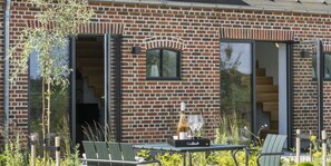 Deluxe Apartment, Garden View | Terrace/patio - Møllegården (Ringkobing)