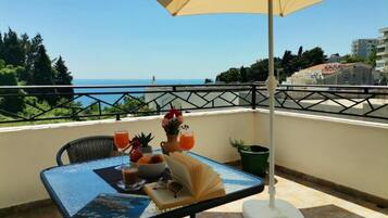 Room, 1 Bedroom, Smoking, Balcony | Outdoor dining