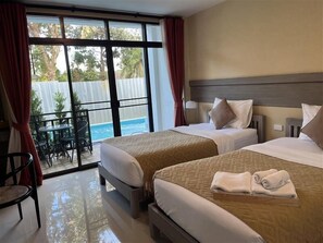 Deluxe Twin Room, Pool Access