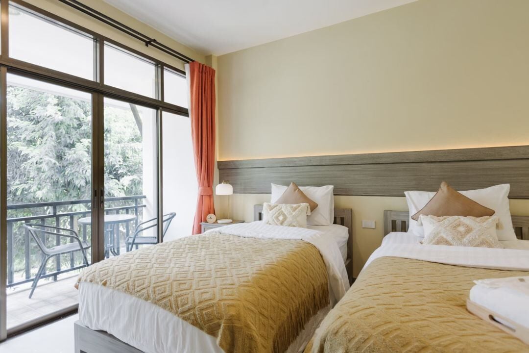 Tomannsrom – superior | Minibar, skrivebord, skrivebord for bærbar PC og blendingsgardiner