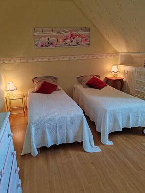 2 bedrooms, free WiFi, bed sheets