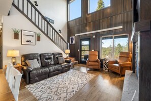 Smart TV, fireplace, books - Rustic Peaks Cabin w/ Hot tub & Scenic Views (Lead)