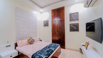 Family Villa | 1 bedroom, free WiFi
