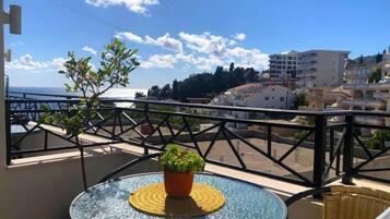 Room, 1 Bedroom, Smoking, Balcony | Outdoor dining